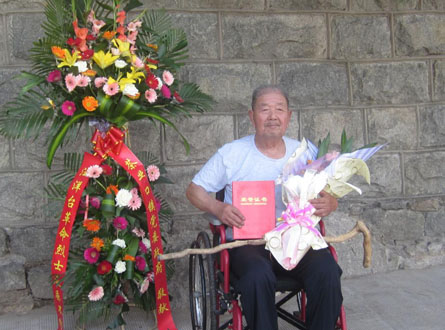 李隆春:义务讲解革命精神60载