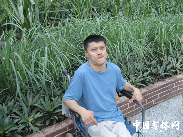 陈彬生活照1_1.JPG