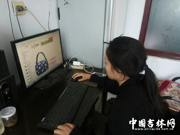 梁洪茹工作照02.jpg
