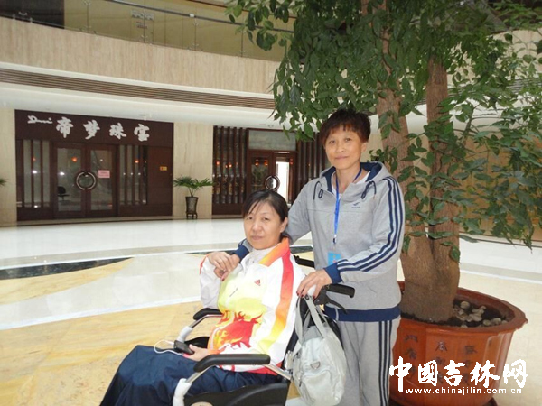 曹凤华生活照01_1.jpg