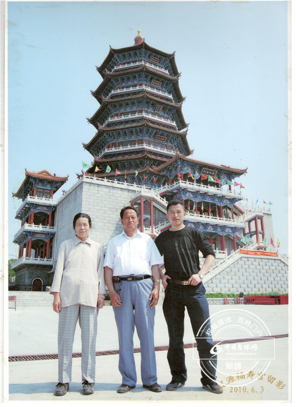 王安全家福.jpg 王安全家福.jpg